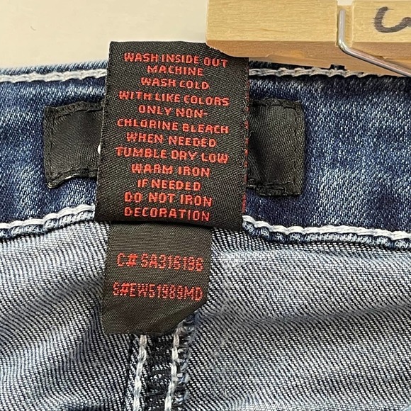 Earl Jeans cross embroidered crops - Picture 9 of 11